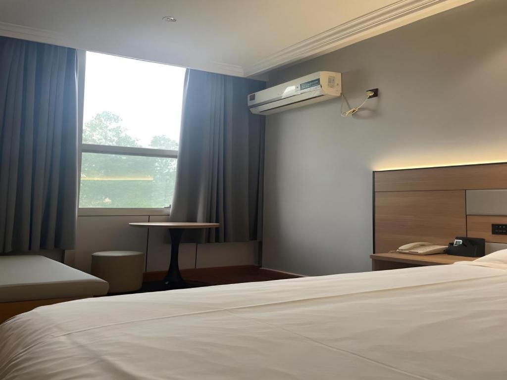 Greentree Inn Shanghai Hongqiao Hub Convention Center Jinghua Road Shell Hotel Eksteriør billede